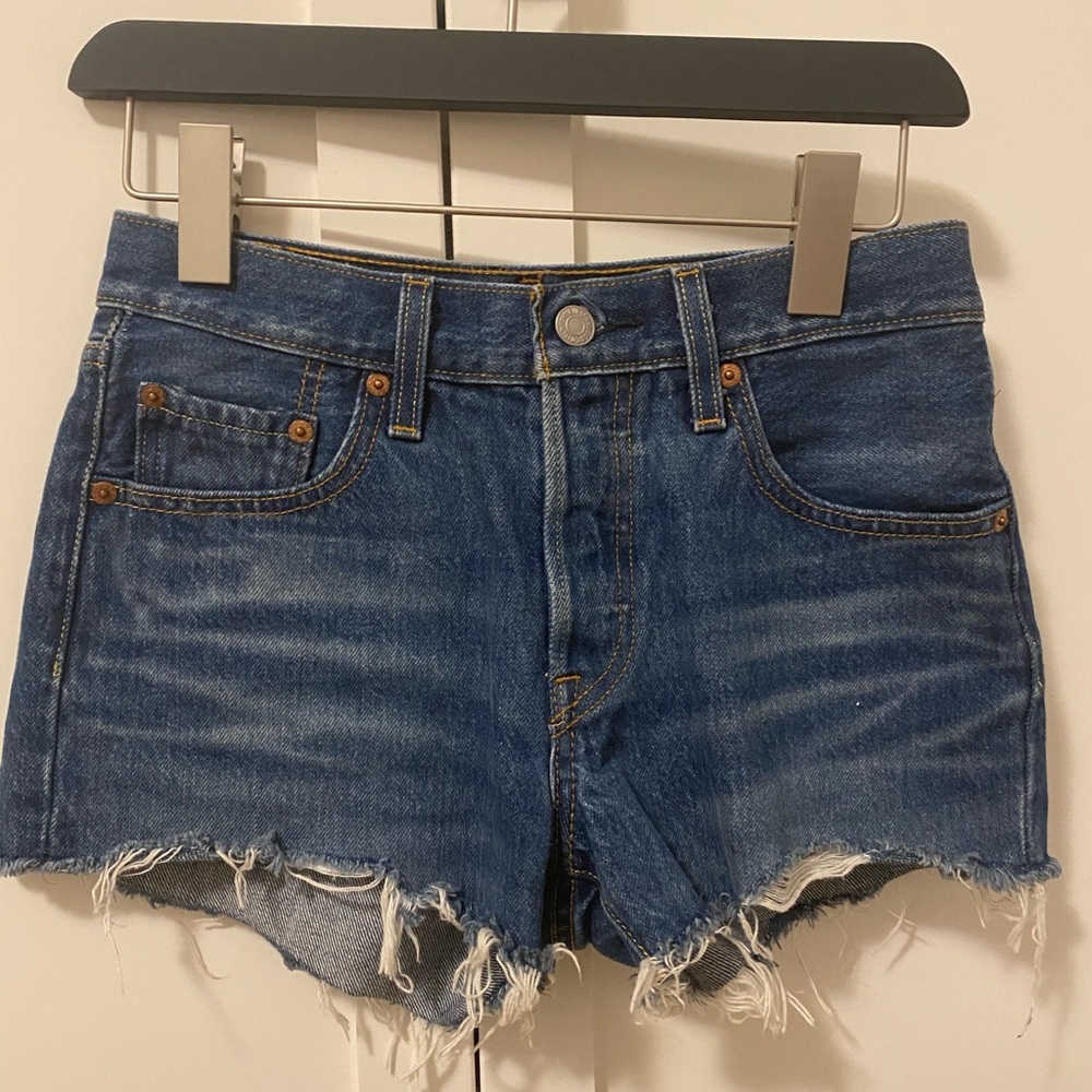 Levi’s 501 denim short size 24